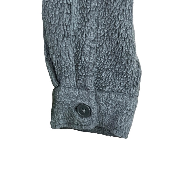 Wild Fable Cropped Fuzzy Fleece Sherpa Buttoned Sweatshirt Top Gray Size XXL - Picture 5 of 7